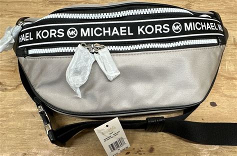 Michael Kors Kenly Medium Waist Pack Crossbody (Pearl grey)